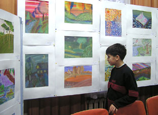 На выставке детского рисунка
